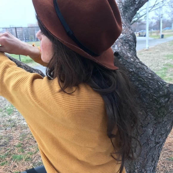 CARMEN Marc Valvo Zipper Sleeve Crew Neck Ribbed Yellow Knit Sweater Size XS - Picture 11 of 12